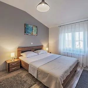 https://apartment-lavander.pula-hotels.org